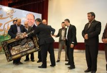 گزارش تصویری از اهداء جوایز  در همایش تجلیل از پرفسور علی اکبر جلالی چهره ماندگار شهرستان شاهرود 